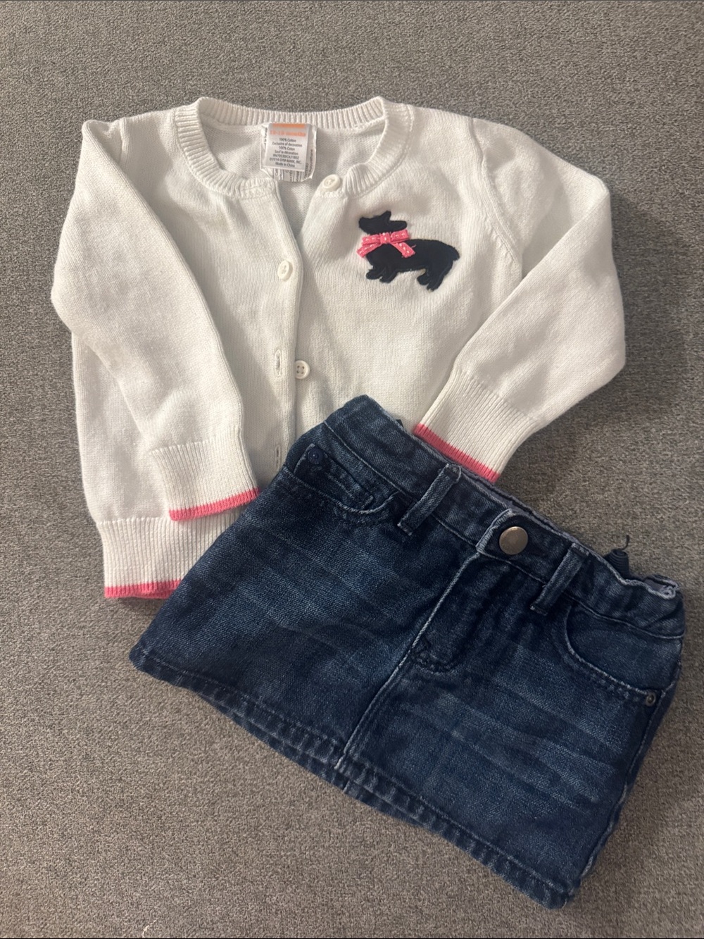 5/$15- Girl’s outfit
